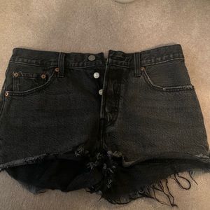 Women’s Levi’s jean shorts size 28